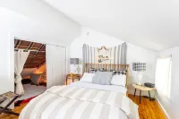 The Hideout Catskills Cottage Hotel di Rosendale