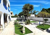 Villa Lea - Apartments Torre dell'Orso Hôtels à : San Foca