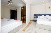 panorama pyramids& jacuzzi