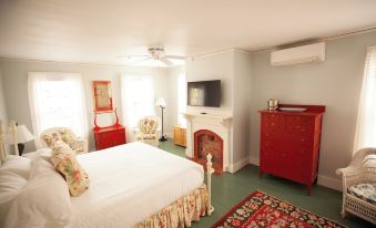 Yellow House Inn