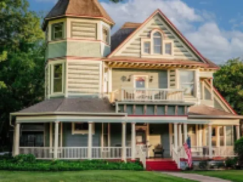 Four Winds Victorian Venue & Suites Hotels in Bonham