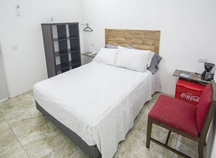OYO Hotel Plaza Las Torres, Cabo San Lucas