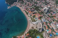 Apartments Fortunella Hotels in Petrovac