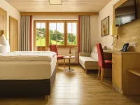 GarniHotel zur Linde Hotels in Lohberg