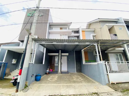 Villa Griya Sumber Arum - 2 Bedrooms Privatepool Отели рядом с достопримечательностью «Ma Chung University»