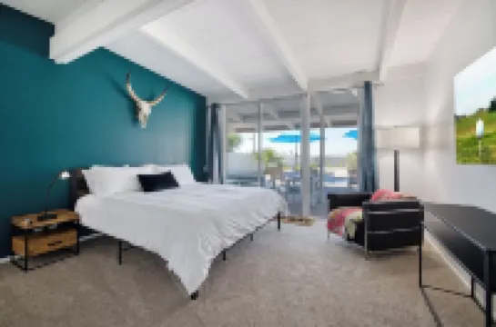 Desert Escape: 5BR Mid-Century Home w/ Pool, Spa, Firepit & Pickleball Court!