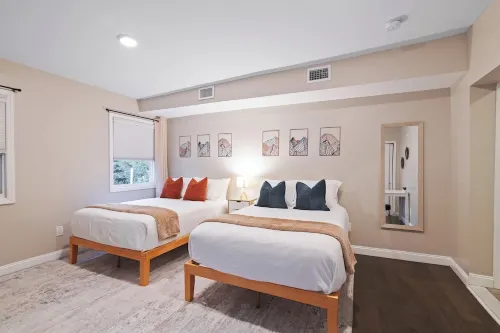 NEW! COZY Urban Oasis 4 BR 3 BA near NYC+Parking