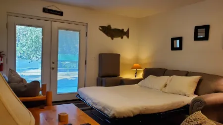 Quiet apartment along the river located about 4 miles east of Leavenworth.