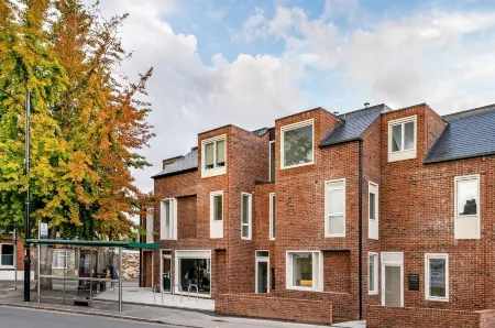 Citystay Living - Dutch's Corner Отели рядом с достопримечательностью «Колледж Кембридж Маслим»