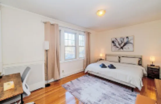 2min->Coolidge&GreenT/King Bed/Full Kitchen/Arcade