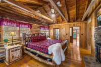 4 Cabins, Hottubs, Sauna, 16 Acres, Utk/Neyland, Smokies, Sleeps 31, Fishing