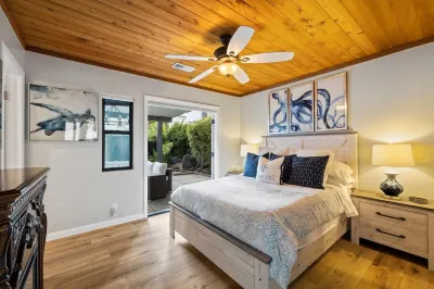 Cottage by the Harbor