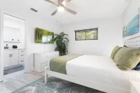 Pool Spa Eden • 12 Min to Beach • Private Fenced Yard • Relaxing Getaway