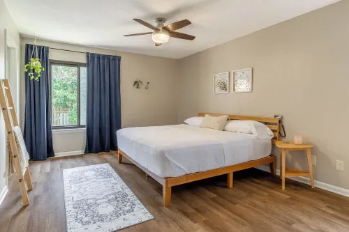 Large Family House 15min to Base