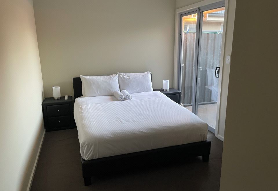 Tasha's Apartments - CC2 - Housity