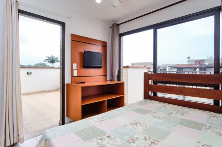 Fabiano Ubatuba Отели рядом с достопримечательностью «Ubatuba Bus Station»