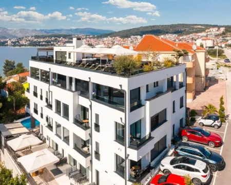Beach Villa Valentina Hotels in Okrug Gornji