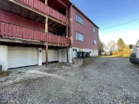 Nice Apartment Near to City Center of Tromso Hotels in Krokelvdalen