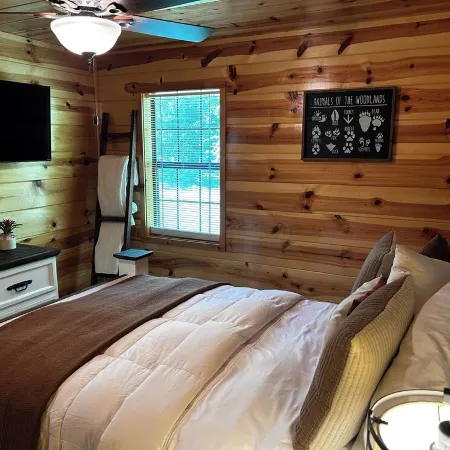 Fox Run Cabin with WiFi Right on 130 Mile Hike-Bike and Equestrian Trail.