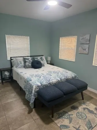 Charming 2-bedroom house on Gorgeous Venice Island! Отели в г. Венис