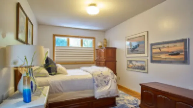 Maison de Blue et Blanc, Exquisite Home Close to Town, Campus, & Beaver Stadium