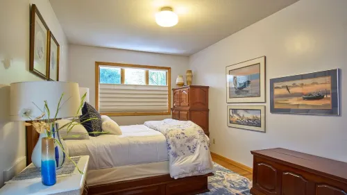 Maison de Blue et Blanc, Exquisite Home Close to Town, Campus, & Beaver Stadium