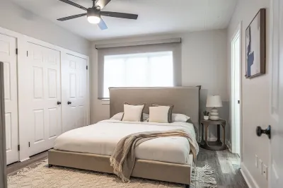 The Downtown Pines Hideaway - Walkable to Downtown Southern Pines! Hotels near Hyland Golf Club