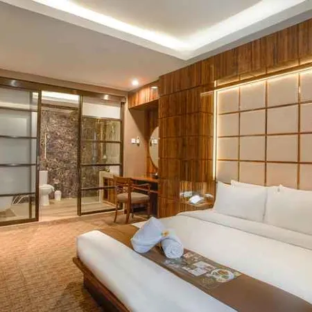 Royal Regantris Cendana