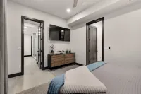 Modern Mountain Retreat with Sauna and Spectacular views.