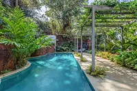 Stylish 2Br w Pool Near Candolim and Coco Beach - Homestays