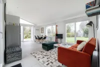 Villa with garden and private parking Hôtels à : Halluin