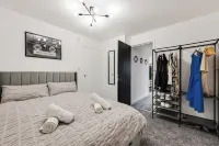 LUXURY CITY CENTRE TERRACE PROPERTY | FREE PARKING Hotels in University District