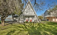 Adorable A-Frame Lakefront Cabin
