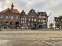 Simmerdeis at the harbor with exclusive sea view