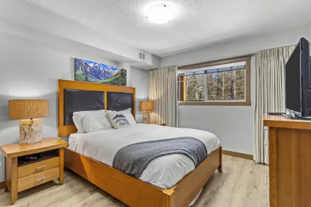 Cozy Rocky Mountain Getaway with Hot Tub! Pet Friendly & Newly Updated! Отели в г. Bighorn No. 8