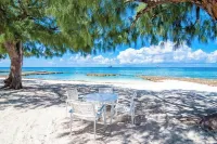 Paradise Awaits! 2-Bed Ocean Front Condo on Seven Mile Beach - Grand Cayman