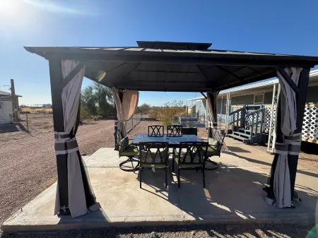 Newly updated home on spacious lot located outside of the city Отели в г. Апач Джанкшен