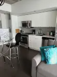 Modern Luxury 2 bed sleeps 5 wifi laundry king bed