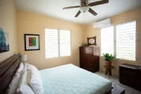 Casa Del Mar Beachfront House on quiet beach, surf out front, tidepools for kids Hotel a Aguada