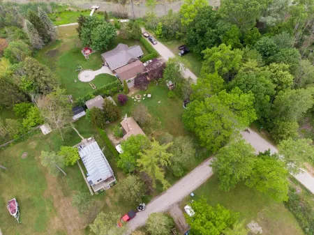 Port Franks 2 Bedroom Cottage With Double Wide Lot