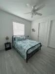 Luxe 2 Bedroom Retreat. 1 block from Inter coastal. Walk to riverfront park. Hotels near Ground Floor Farm