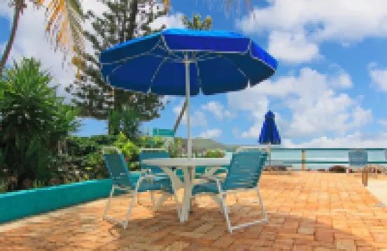 Prime Oceanfront, Remodeled St. Thomas 2BR/2BA Condo-Poolside, W/D, & Dining