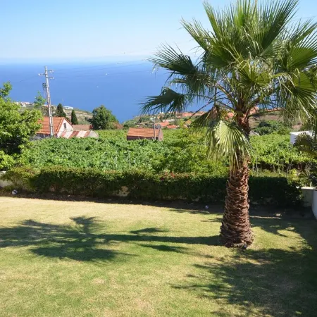 17°West – Holiday Villa (Option with Heated Pool)