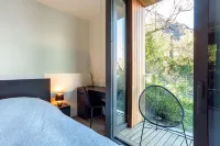 [Lakefront Apartment]