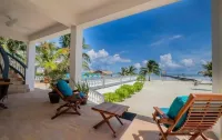 Seaside Palace in Paradise 4 Bedroom/3 Bath Luxury Home.