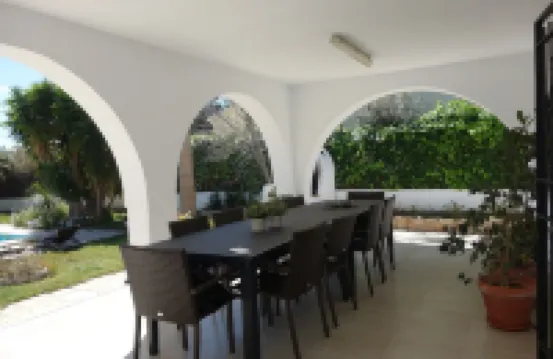 villa with private pool, 11 people, air conditioning located 200m from the beach