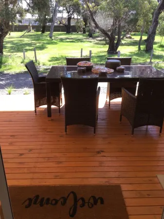 Newland View - Relax, unwind and enjoy - close to Encounter lakes and Beach.