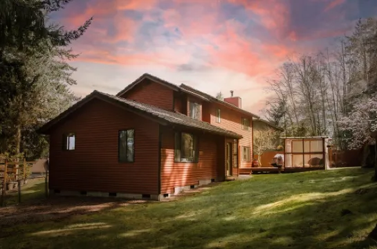 Luxury Treehouse Retreat | Dash Point State Park at doorstep