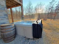 Cozy Log Cabin w/Hot Tub - King Bed - Private Acreage - Mississippi Getaway Hotel a Freeman