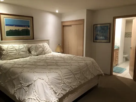 K38 Club Marena Ground Floor With Big Patio Walkout to Fantastic Surfing Отели рядом с достопримечательностью «Baja Gallery»